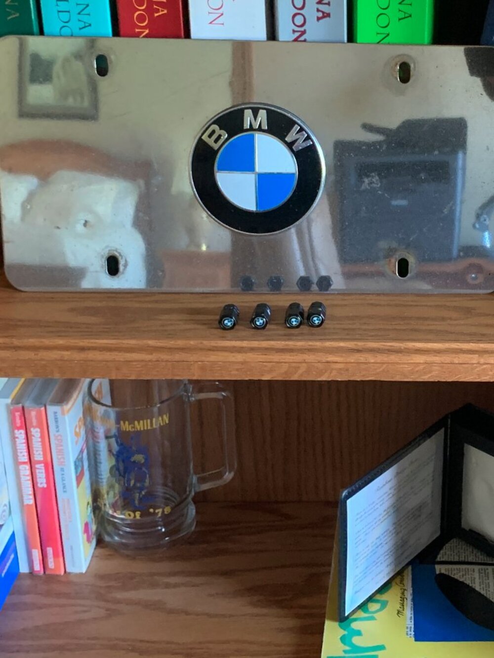 METAL BMW FRONT LICENSE PLATE EMBLEM/BADGE, RASIED LOGO +4 BMW TIRE VALVE COVERS